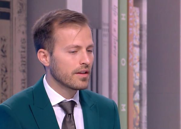 Митев от ПП отиде при Цънцарова в този вид и я попита: А вашето оправдание, за да изглеждате така какво е ВИДЕО
