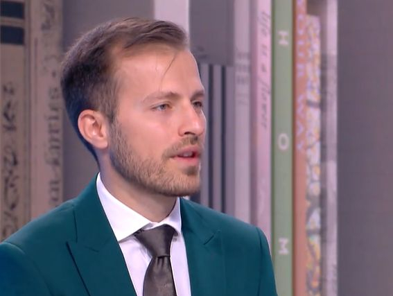 Митев от ПП отиде при Цънцарова в този вид и я попита: А вашето оправдание, за да изглеждате така какво е ВИДЕО