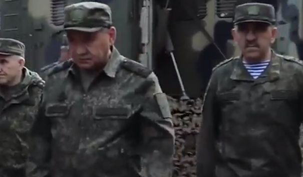 Шойгу изненадващо цъфна на фронта, озадачи всички с мистериозен жест ВИДЕО 