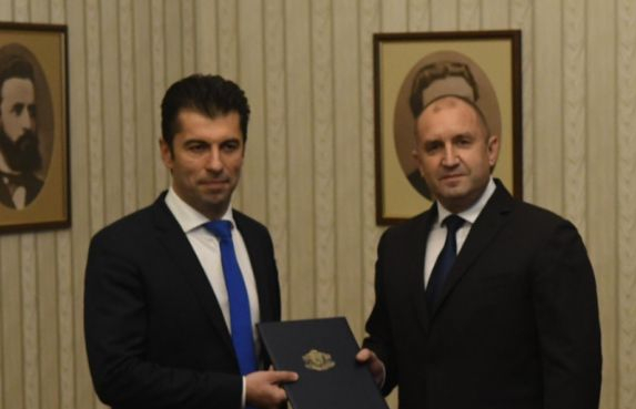 Политолог разкри какво каза Промяната на Радев, отказвайки поканата му за консултации 
