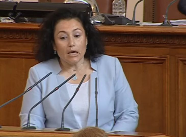 Скандалите в НС започнаха: Танева се развика на Асен Василев, а той шокира с реакция