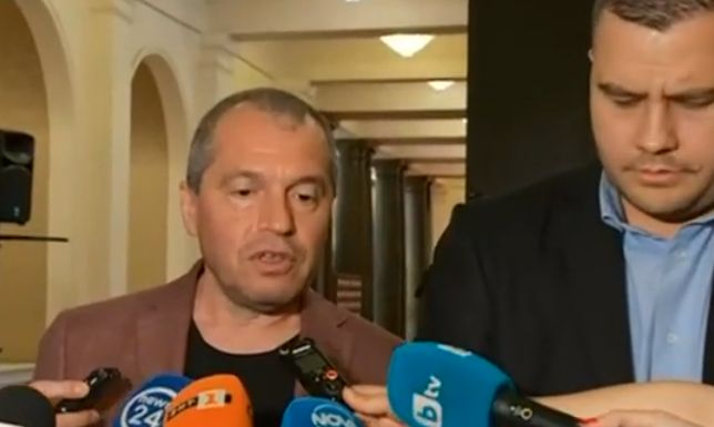 Тошко Йорданов срази Петков след мълниеносното решение на БСП