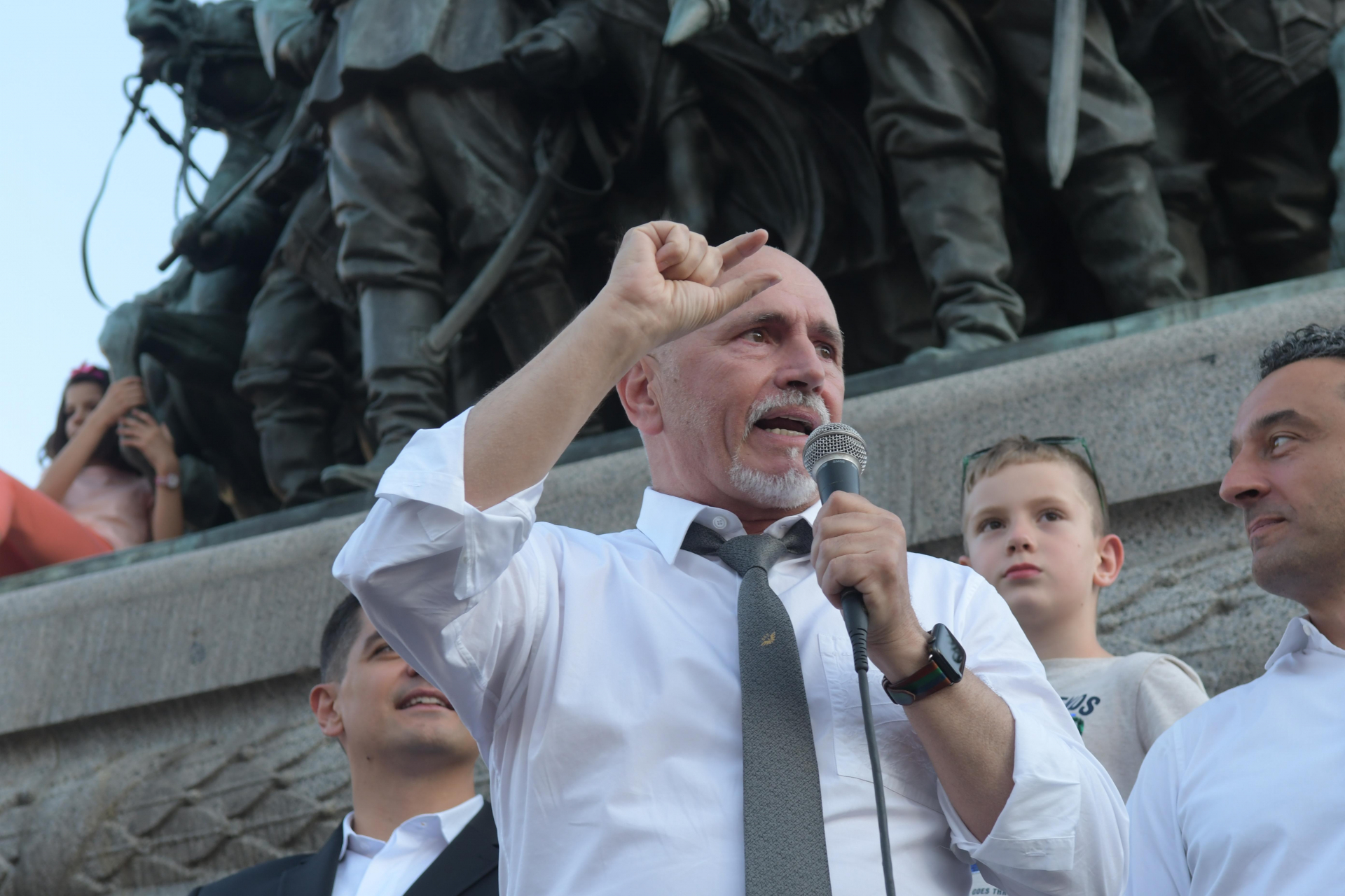 Само в БЛИЦ! Текат жестоки пазарлъци за власт в проектокабинета "Василев"