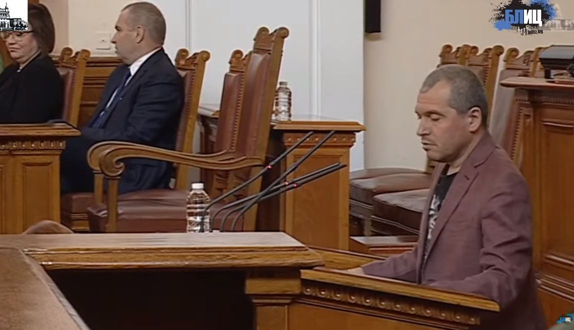 Сексистки скандал в НС! Тошко Йорданов скочи на Петков и Василев: Крият се като жени в... БЛИЦ TV