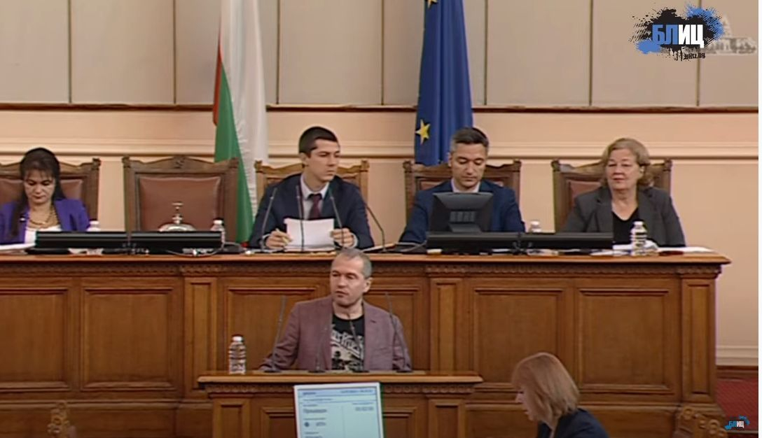 Сексистки скандал в НС! Тошко Йорданов скочи на Петков и Василев: Крият се като жени в... БЛИЦ TV
