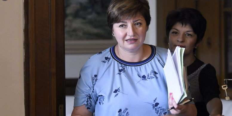 Първи думи на депутатка от ГЕРБ, за която бе съобщено, че щяла да гласува за правителство на Асен Василев   