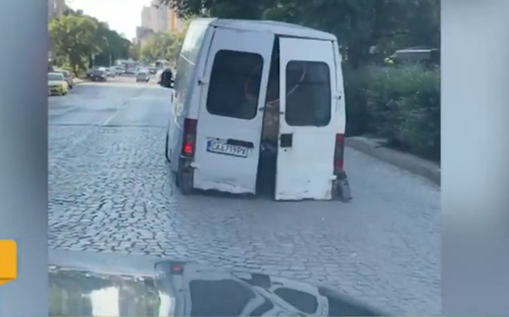 Виктор Николаев с култов бисер за белия бус, за който говори цяла София