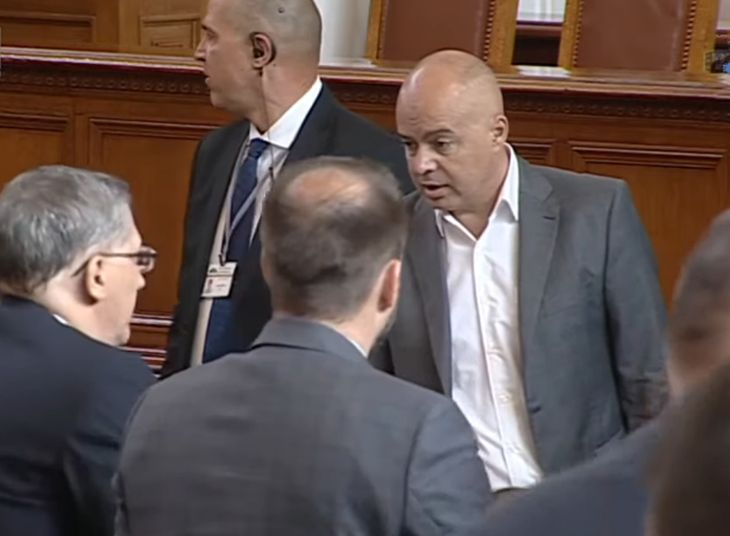 Пред бой: Тошко Йорданов взриви НС с пошли думи, наказаха го с... 