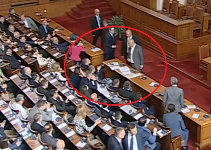 Пред бой: Тошко Йорданов взриви НС с пошли думи, наказаха го с... 