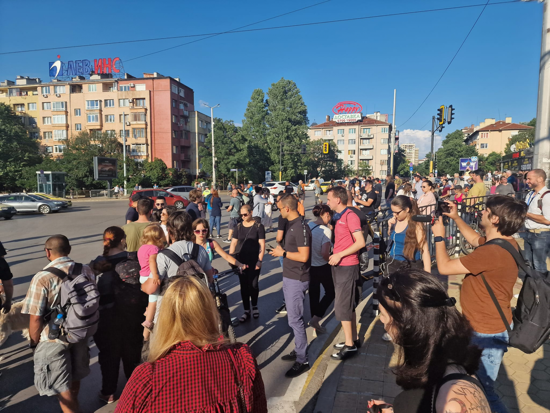 На лобното място на двете жертви на убиеца Георги почерня от народ 
