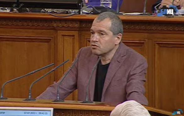 Жесток скандал в НС между Йордан Цонев и Настимир, а годеникът на Лена крие Петков БЛИЦ TV