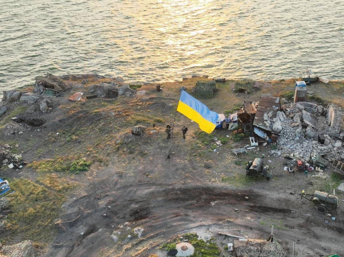 Военен експерт обясни бягството на руснаците от Змийския остров ВИДЕО
