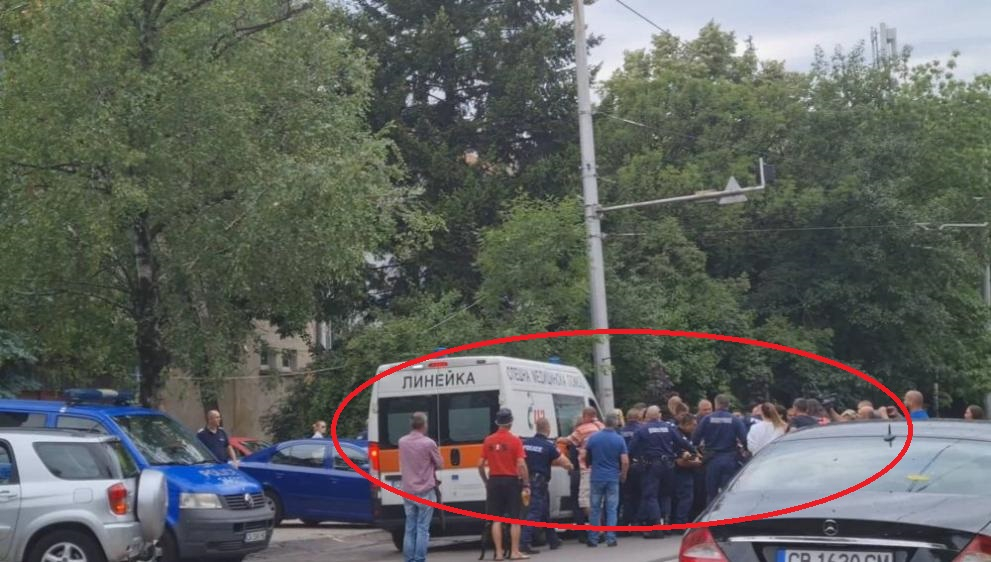 Отведоха с линейка Волен Сидеров от Първо РУ! ВИДЕО