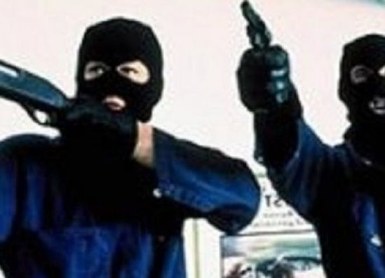 Маскирани и с автомати в ръце изскочиха от кола на АМ "Хемус" и... 