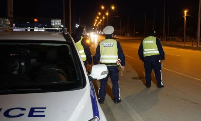 Първи СНИМКИ и брутални разкрития за мъжа, ошашавил посред нощ столичните полицаи ВИДЕО