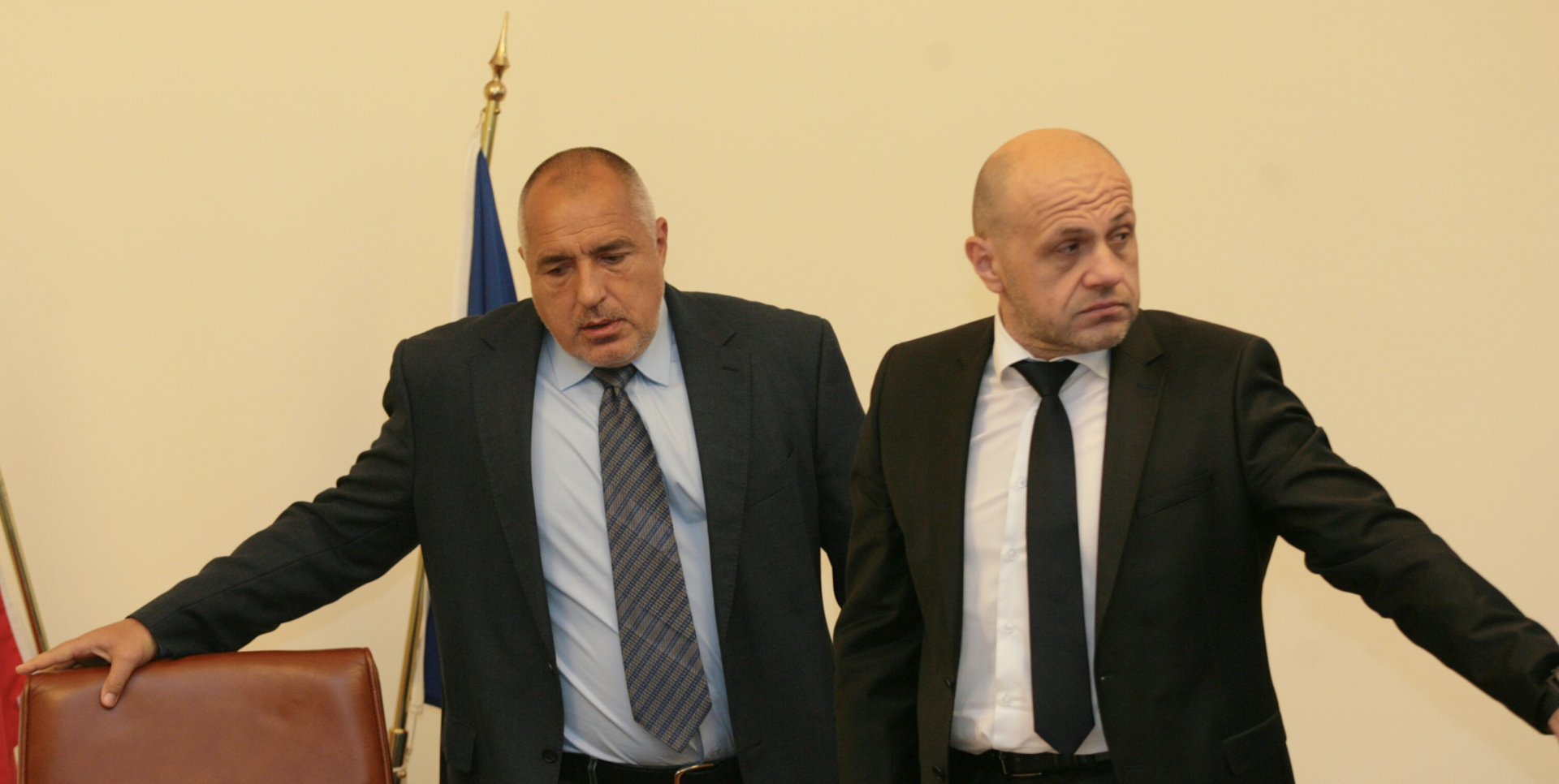 Дончев проговори за снимките с кюлчета и пари на Борисов
