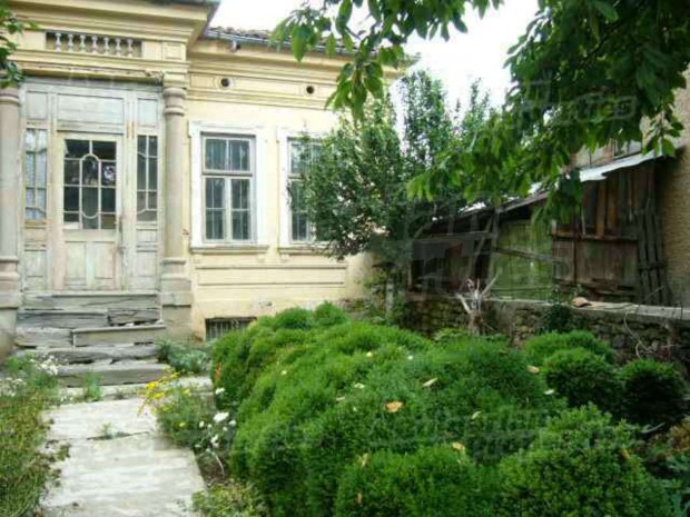 Баровска къща за 18 000 евро в наше село стана хит в мрежата СНИМКИ