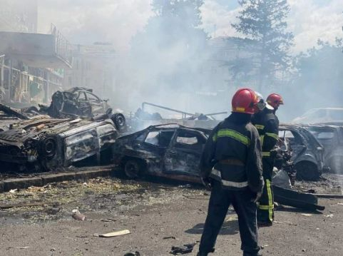 Много жертви при руски ракетен удар по Дом на офицерите и други сгради във Виница ВИДЕО 