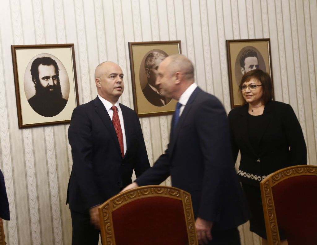 Нинова вдигна завесата за премиерското кресло, ако БСП получи третия мандат ВИДЕО