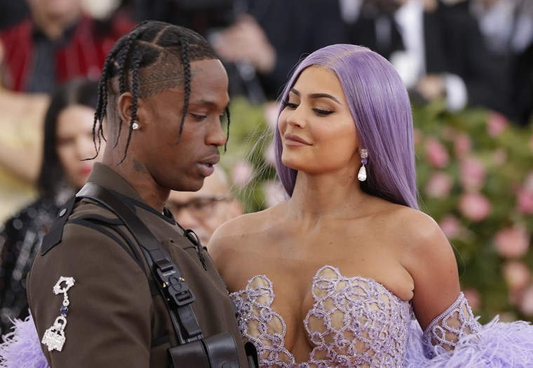 Кайли Дженър направи голяма глупост, феновете й скочиха СНИМКИ
