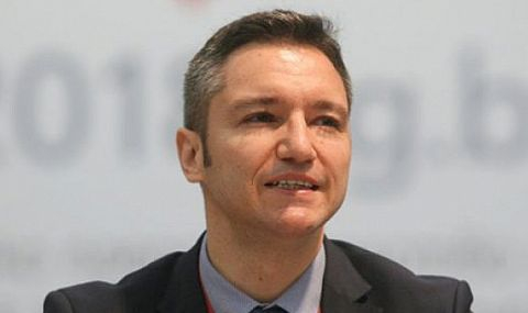Вигенин: Вероятността да се създаде правителство с третия мандат е 50 на 50