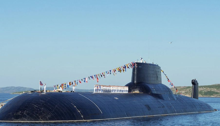 Русия казва сбогом на най-голямата си ядрена подводница СНИМКА
