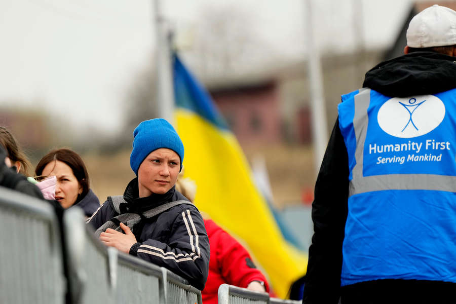Британски педофили започнали лов за украински деца бежанци в Полша