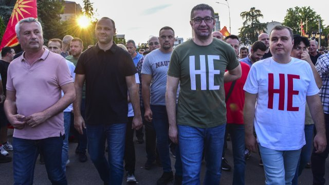 В Скопие се кахърят: Промяна на Конституцията ще означава смърт за македонската идентичност