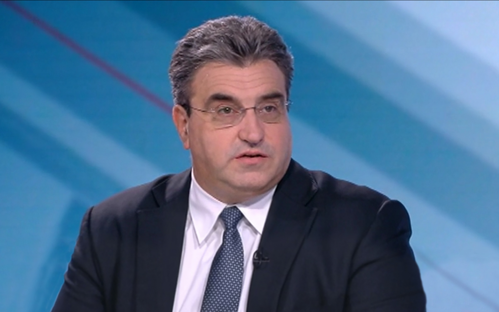 Урумов: Тази банда гастрольори унижава и съсипва милиони българи