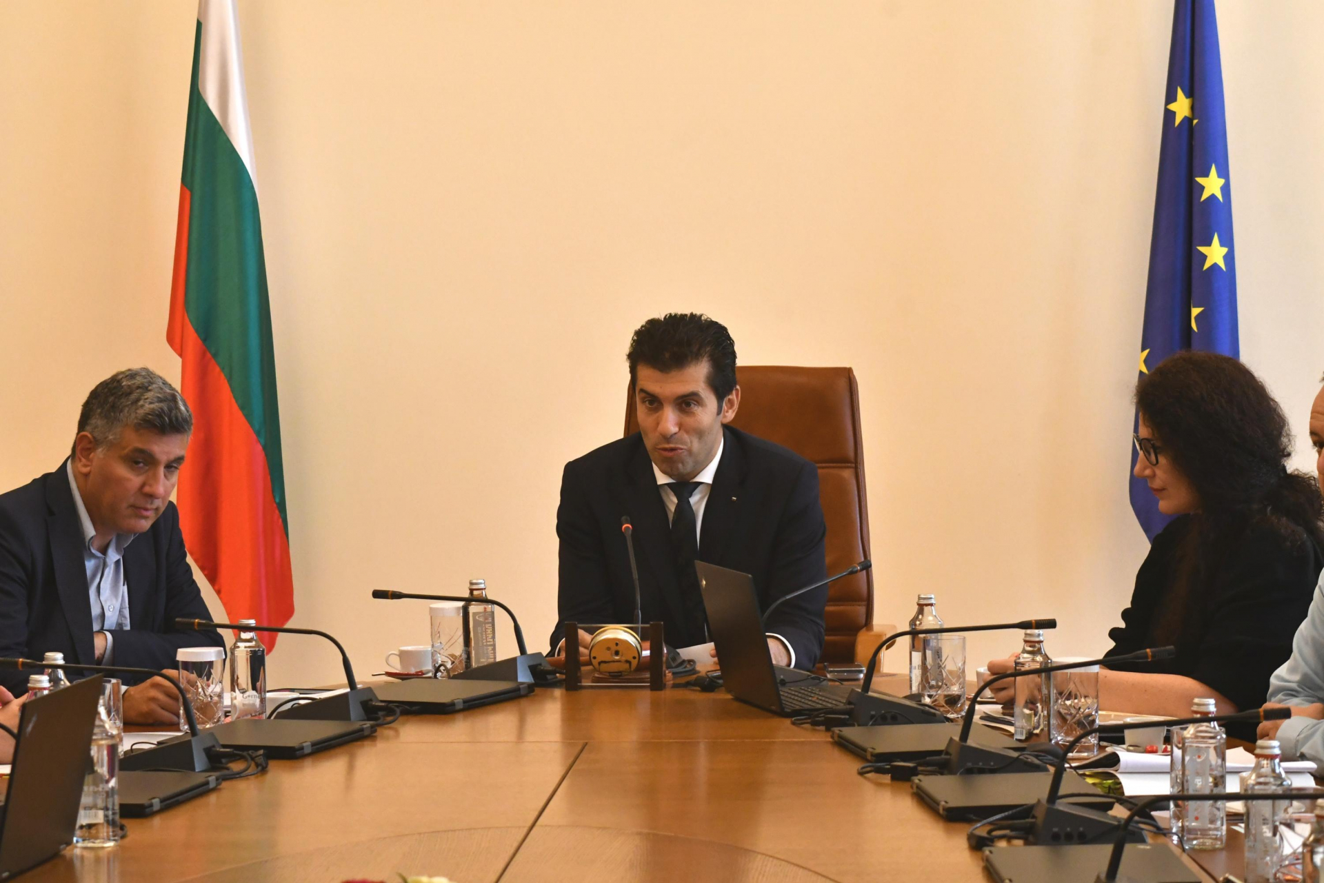 Логичният край на това провалено управление дойде