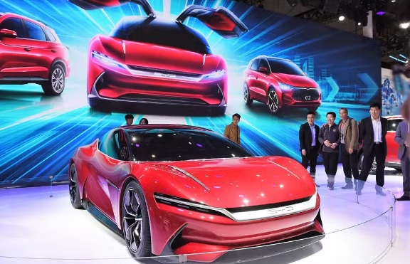 Тази компания вече е №1 в света по продажби на електромобили и измести Tesla СНИМКИ