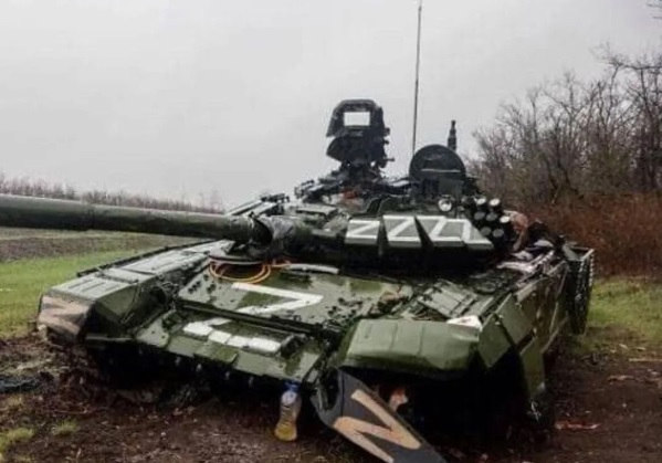 ВИДЕО от войната: Украински парашутисти пуснаха експлозиви директно в люка на вражеска машина