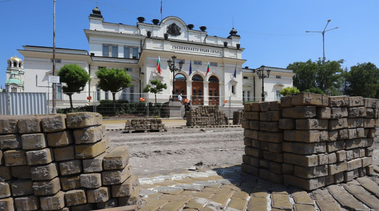 Промяната си отиде, а символ на София е неузнаваем СНИМКИ