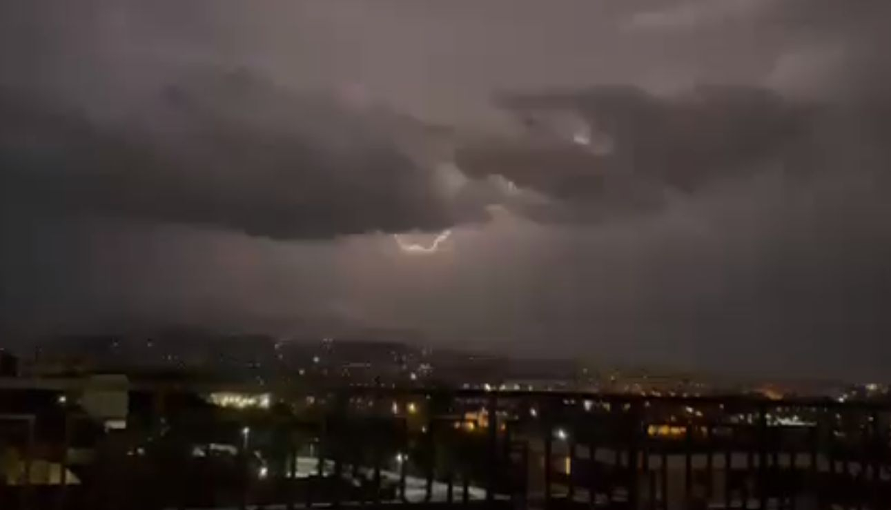 Няма край! Нова буря връхлетя София ВИДЕО