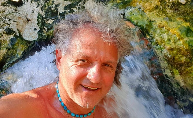 И Къци Вапцаров се втрещи от тази гнусотия на морето: Е много сме прости! СНИМКА 18+