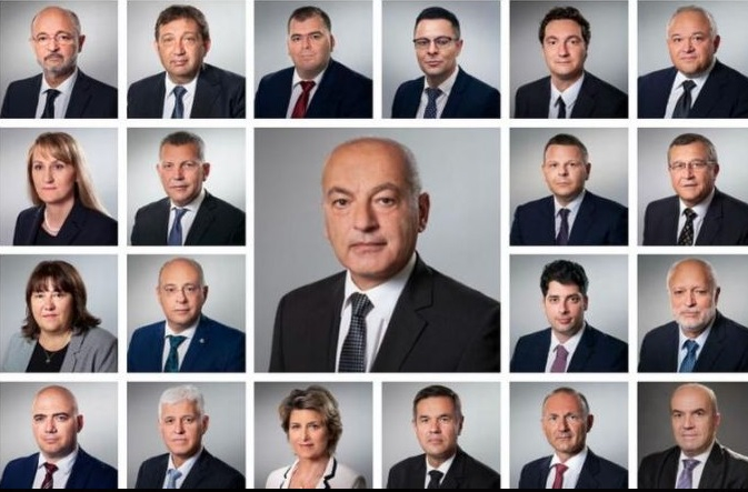 Кой кой е в новото служебно правителство с 20 министри БИОГРАФИИ и СНИМКИ