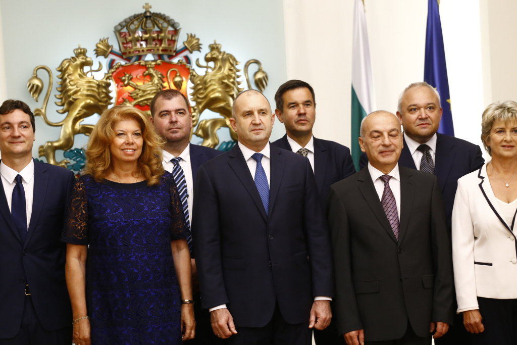 Служебен министър аут от кабинета "Донев"... засега