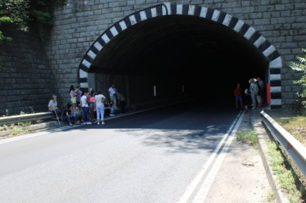 Огласиха причината за мрака в тунел "Железница" 