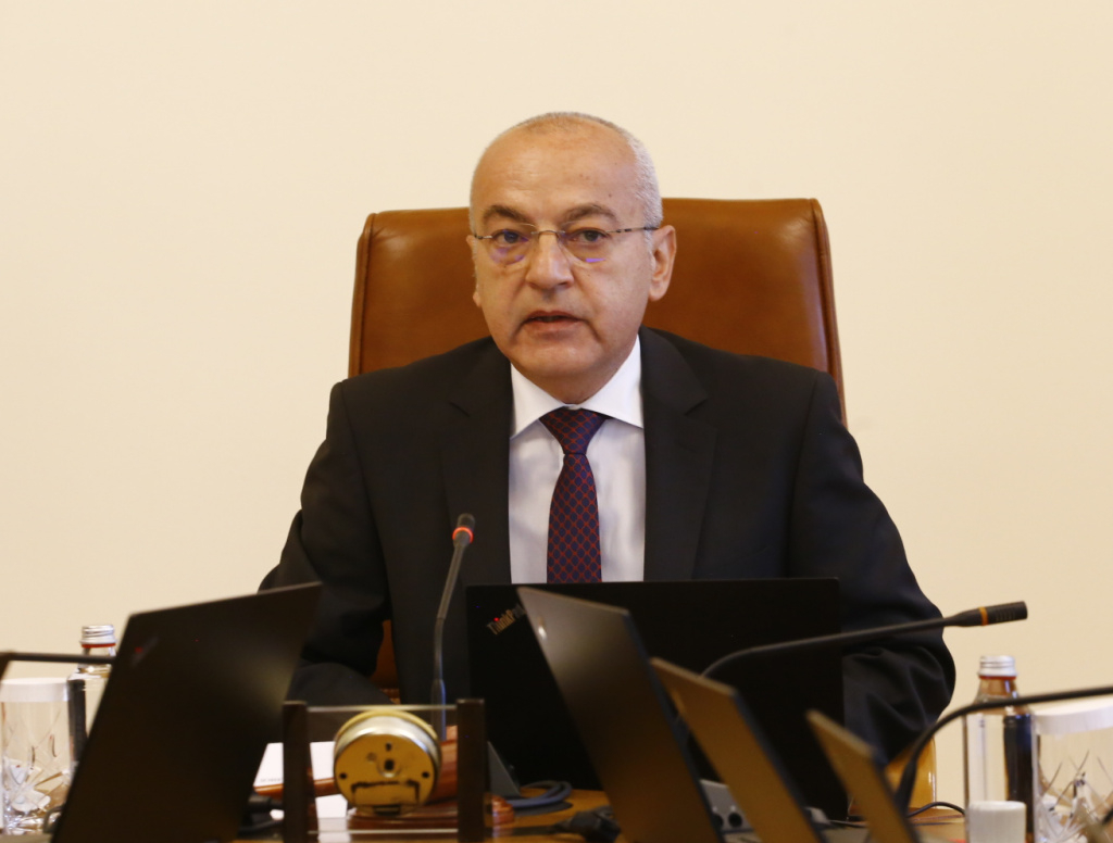 Гълъб Донев с още рокади на високите етажи след взетите глави