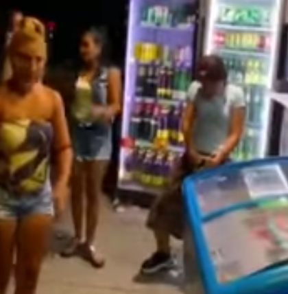 Скандално среднощно ВИДЕО 18+ с трансджендъра Емили Тротинетката