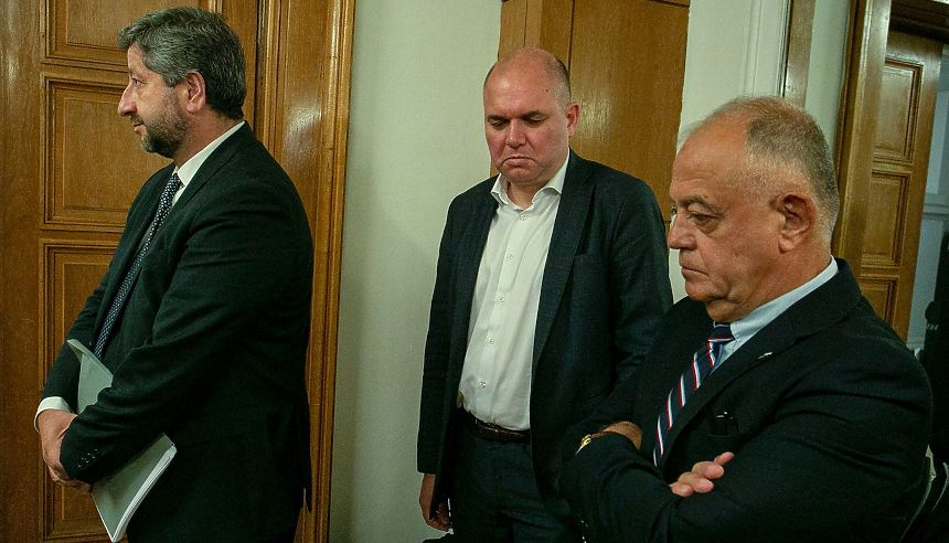 Стари седесари разкриха какъв отчаян предизборен ход е предприел наритания от ПП Христо Иванов