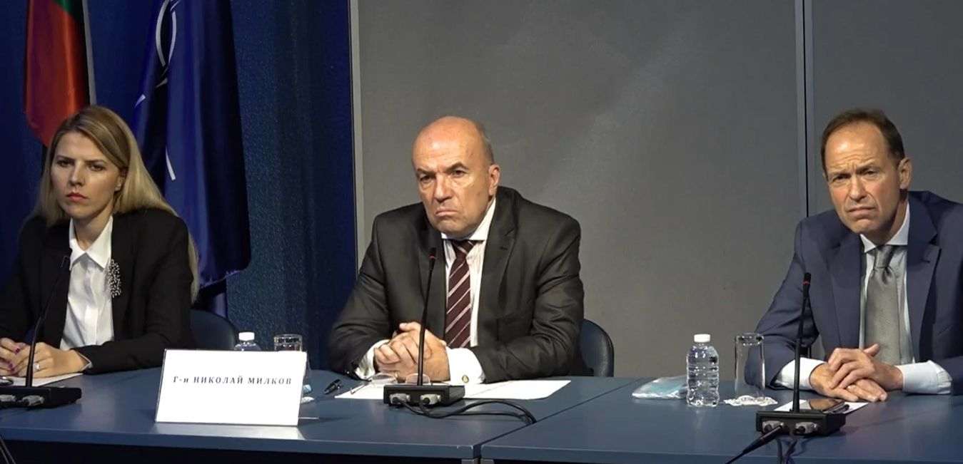 Човек на Слави остава на важен пост във Външно, ето кой ресор поема ВИДЕО