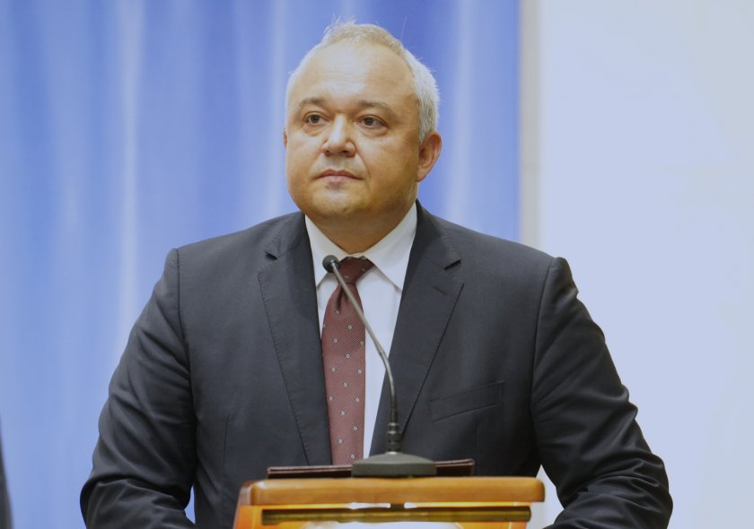 Служебният МВР шеф вдигна мерника на... ВИДЕО 