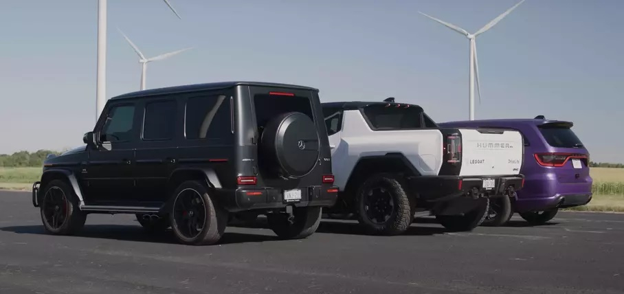 Битка на титани: Mercedes-AMG G 63, Hummer и Dodge Durango Hellcat в бясна надпревара ВИДЕО