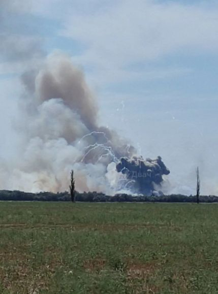 Стана ясно какво се е взривило на военното летище в Крим, украинските медии ликуват ВИДЕО