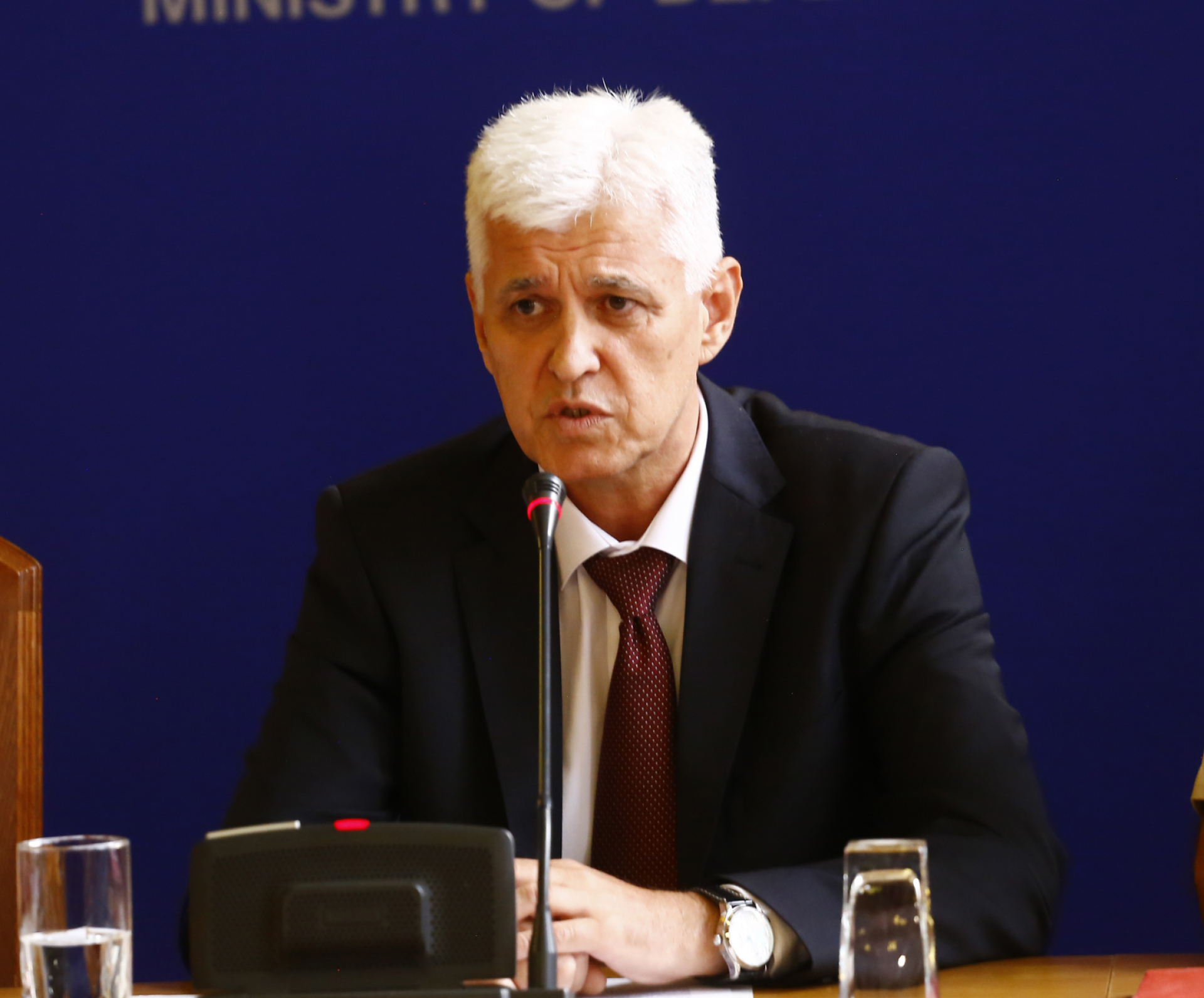 На нож: Човек на Радев, спряган за министър, скочи на ПП-ДБ