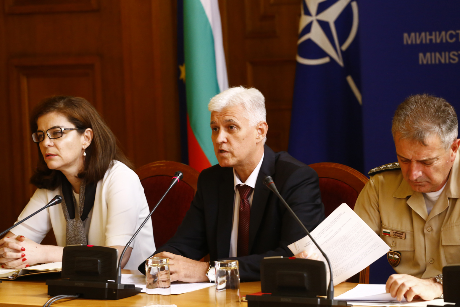 Военното министерство с важно уточнение за ремонтите на вертолети за Украйна
