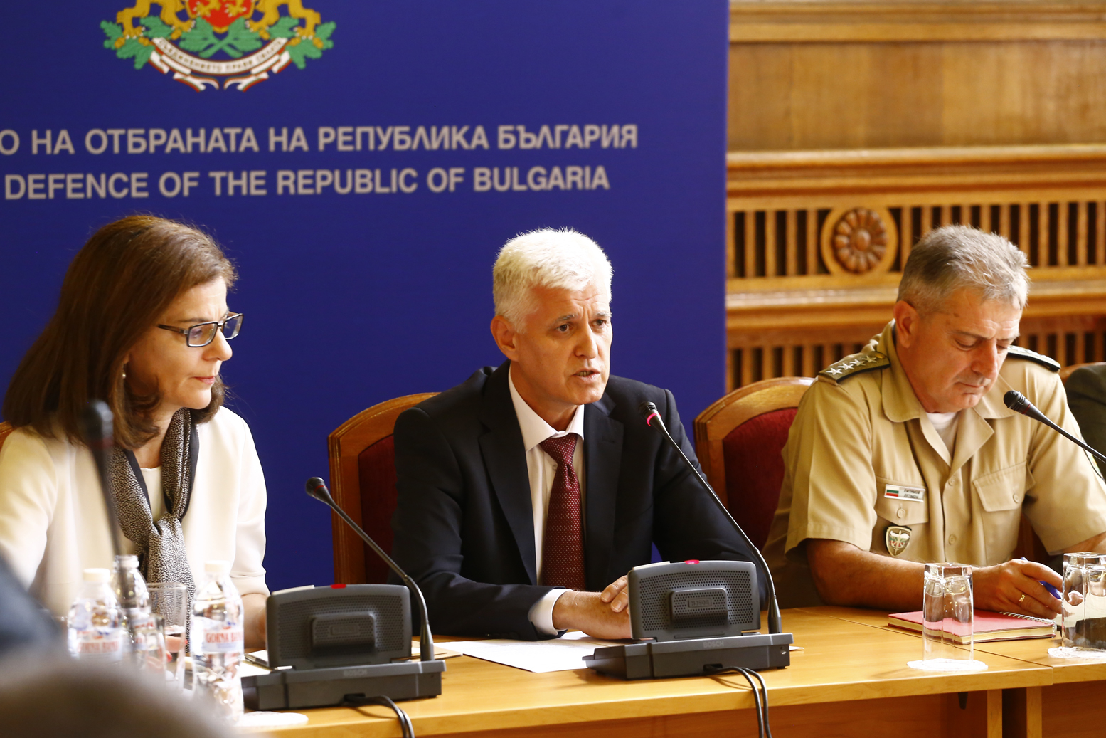 Министър Стоянов с последни новини за армията ни