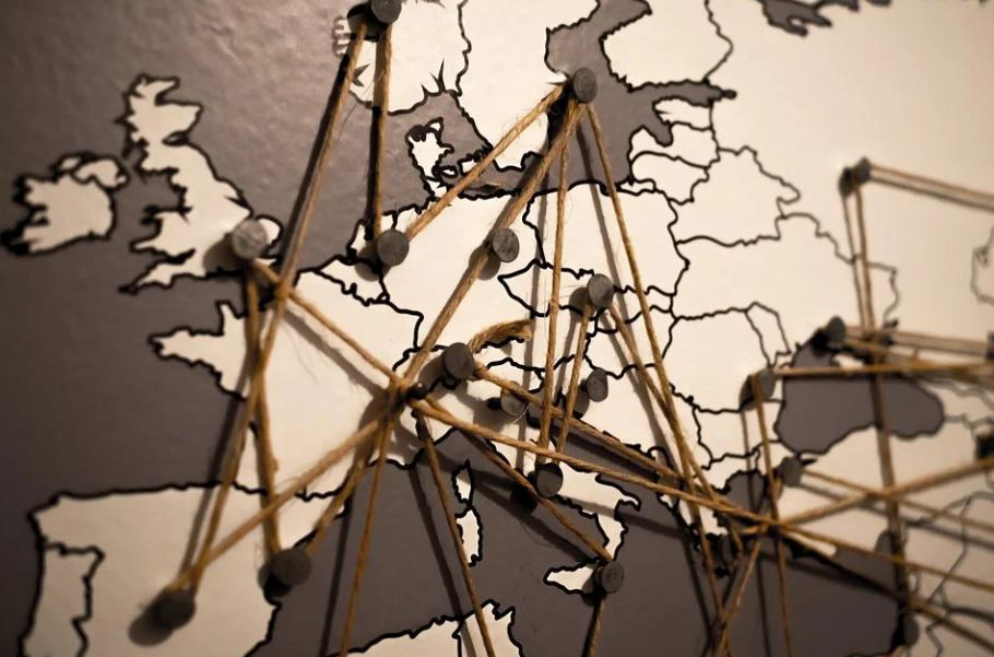 Европа се превръща в спасителен пояс за стотици хиляди