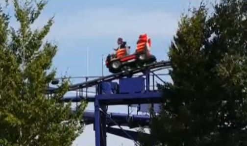 Ужас в Германия! Eкстремни влакчета се сблъскаха в голям увеселителен парк 